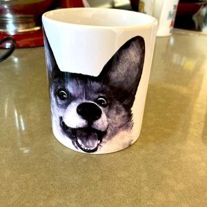 Surprised corgi mug